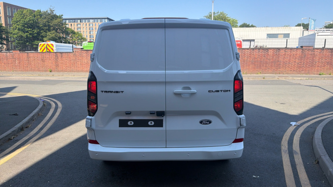 Ford Transit Custom 320 L1 Diesel Fwd 2.0 EcoBlue 136ps H1 Van Limited Auto - Image 11